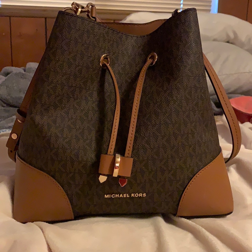 Micheal Kors Satchel Crossbody Purse